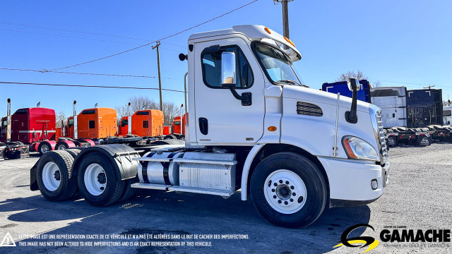 2011 FREIGHTLINER CASCADIA CA113DC DAY CAB in Heavy Trucks in Oshawa / Durham Region - Image 3