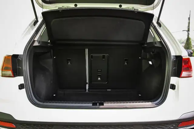2024 Volkswagen Taos Comfortline • SUNROOF • HEATED SEATS in Cars & Trucks in Ottawa - Image 9