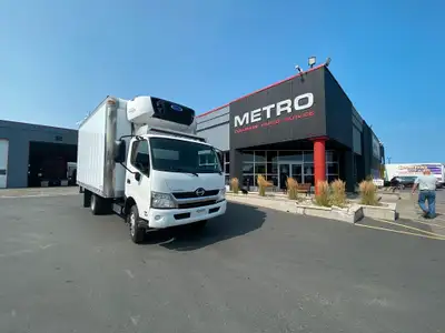 MTL Off-Lease/Rental Unit – 2019 White Hino 195 COE, 16ft Box with Carrier 560 Reefer, Hino J05E-TP...