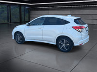 A compact and versatile all-wheel-drive crossover, offering premium features and practicality. The T... (image 5)
