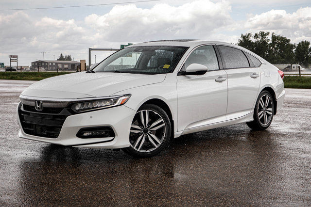 2018 Honda Accord Sedan TOURING EDITION LEATHER SUNROOF in Cars & Trucks in Strathcona County