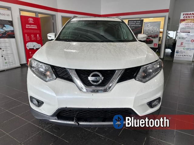 2016 Nissan Rogue SV - Navigation - Leather Seats in Cars & Trucks in Edmonton - Image 2
