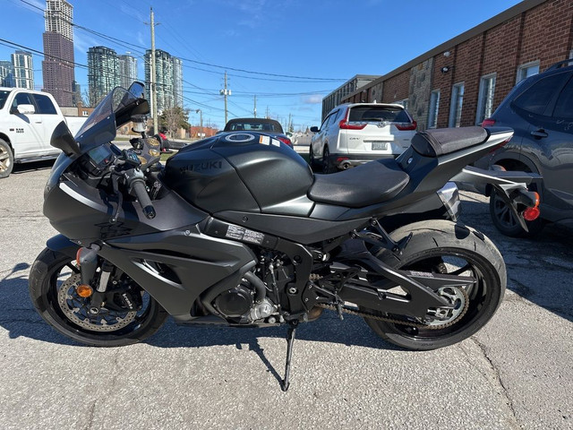  2021 Suzuki GSX-R1000 in Sport Bikes in City of Toronto - Image 2