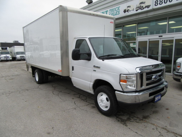  2019 Ford E-450 GAS 16 FT CUBE BOX WITH PWR LIFTGATE in Heavy Trucks in Markham / York Region - Image 2