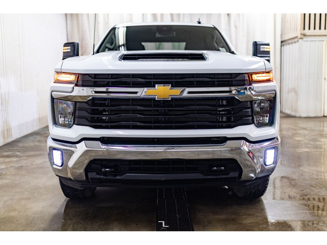 2024 Chevrolet SILVERADO 2500HD 4x4 Crew Cab LT Z71 Diesel Nav B in Cars & Trucks in Grande Prairie - Image 4