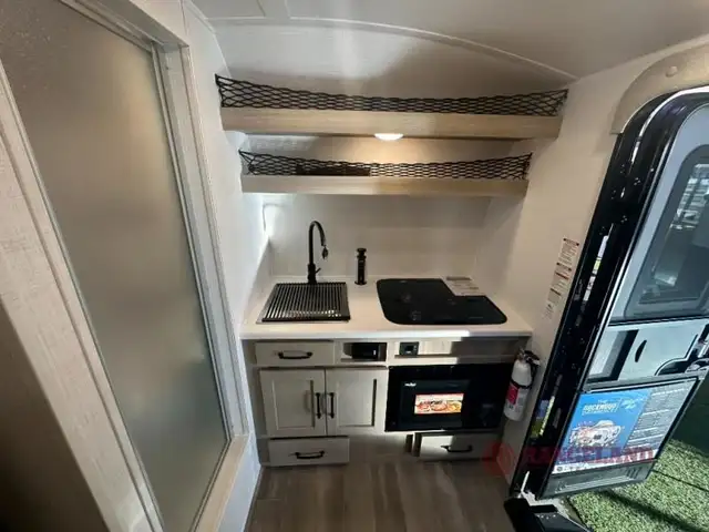 2024 Forest River RV Rockwood GEO Pro G15RD in Travel Trailers & Campers in Calgary - Image 9