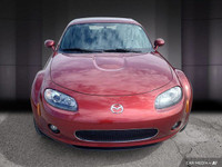 La Mazda MX-5 GT 2008 incarne l'esprit du roadster classique avec une touche de modernité. Ce modèle... (image 9)