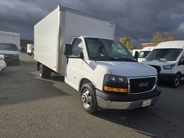 2019 GMC Savana Van G3500 - 16Ft Box - V8 Gasoline - Rear Barn D in Cars & Trucks in City of Toronto - Image 2