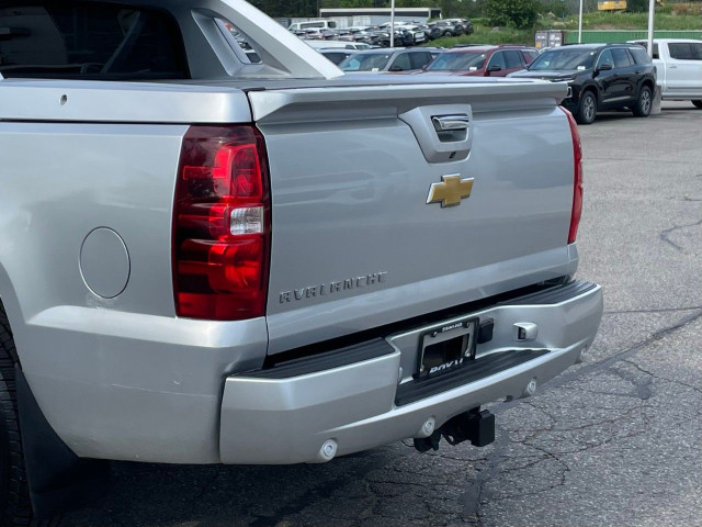 2013 Chevrolet Avalanche in Cars & Trucks in Oakville / Halton Region - Image 4