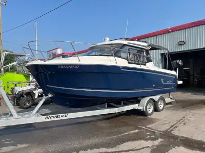 JEANNEAU NC 795 S2 2022 Bateau Jeanneau NC795 S2 2022 à vendre Moteur Yamaha F250XC avec seulement 2...