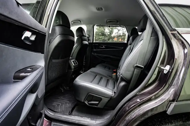 2018 Kia Sorento EX V6 • HEATED LEATHER • PREM. AUDIO • CP/AA dans Autos et camions dans Kingston - Image 34