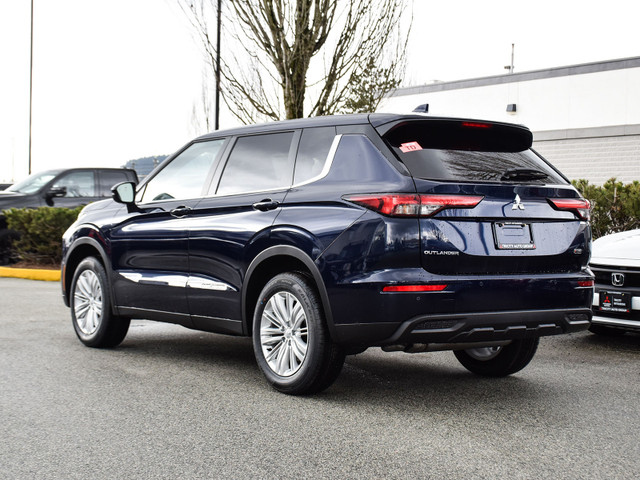 2024 Mitsubishi Outlander ES - Heated Seats, Apple Carplay/Andro in Cars & Trucks in Burnaby/New Westminster - Image 3