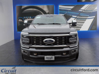 Le Ford F-450 Platinum 2023, c'est la puissance ultime et le luxe sans compromis. Parfait pour tract... (image 1)