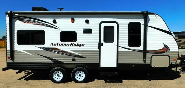 2018 STARCRAFT AUTUMN RIDGE OUTFITTER (FINANCING AVAILABLE) in Travel Trailers & Campers in Saskatoon - Image 5