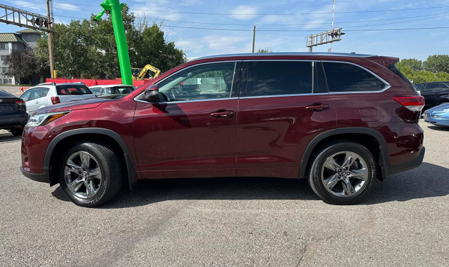 2017 Toyota Highlander Limited AWD 7-Seater. Low Kms. 1 Owner in Cars & Trucks in Calgary - Image 3