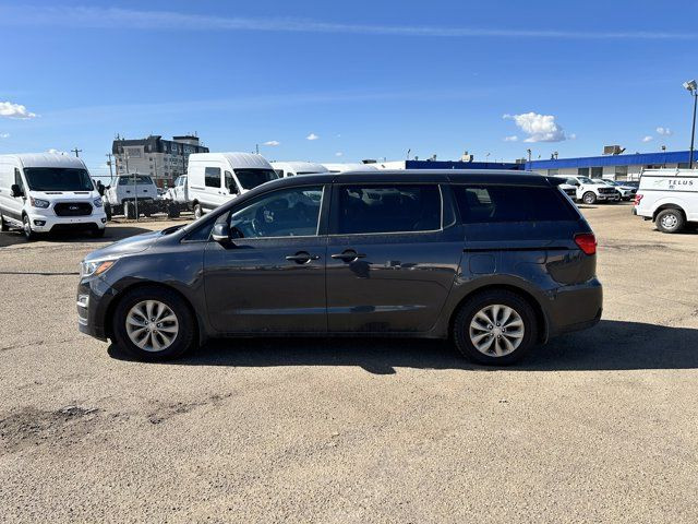 2020 Kia Sedona LX | Heated Seats | Backup Cam | Keyless Entry in Cars & Trucks in Edmonton - Image 2