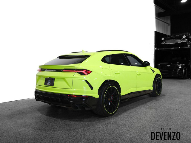 2022 Lamborghini Urus Verde Aiace Paint Selezione Warranty Novem in Cars & Trucks in Laval / North Shore - Image 3