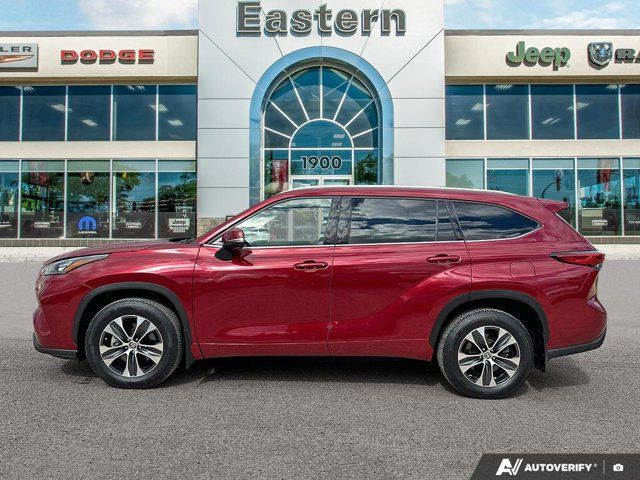 2020 Toyota Highlander XLE | Leather | Sunroof | Adaptive Cruise in Cars & Trucks in Winnipeg - Image 2
