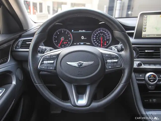 2020 Genesis G70 2.0T Advanced adaptive cruise control |nappa... in Cars & Trucks in London - Image 17
