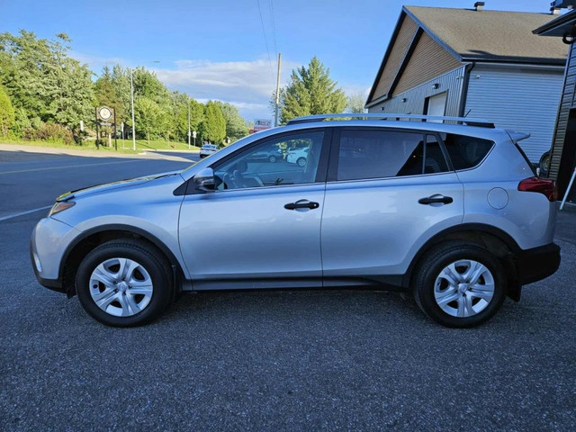 2013 Toyota RAV4 LE in Cars & Trucks in Québec City - Image 2