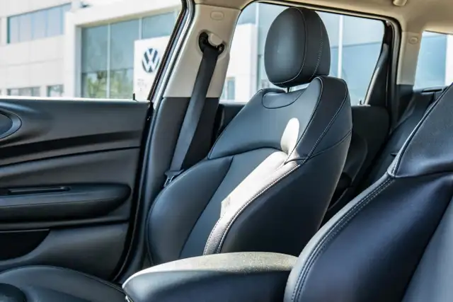 2019 Mini Clubman Cooper | LOW KM'S | ACCIDENT FREE dans Autos et camions dans Ville d’Edmonton - Image 15