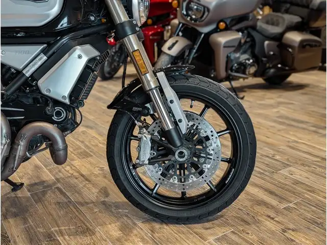 2018 Ducati Scrambler 1100 // Shining Black in Dirt Bikes & Motocross in Winnipeg - Image 5