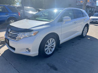 2011 Toyota Venza AWD 4dr,excellent conditions,super clean, one owner,clean carfax,safety certificat... (image 2)
