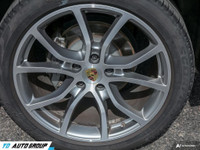 2020 Porsche Cayenne S One Owner!!! Clean Carfax!!! Front and Rear Heated Seats Navi Carplay Bluetoo... (image 6)