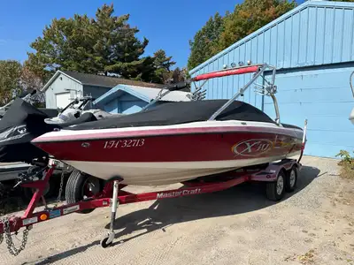 The 2005 MasterCraft X30 is a high-performance wakeboard and ski boat that combines style, power, an...