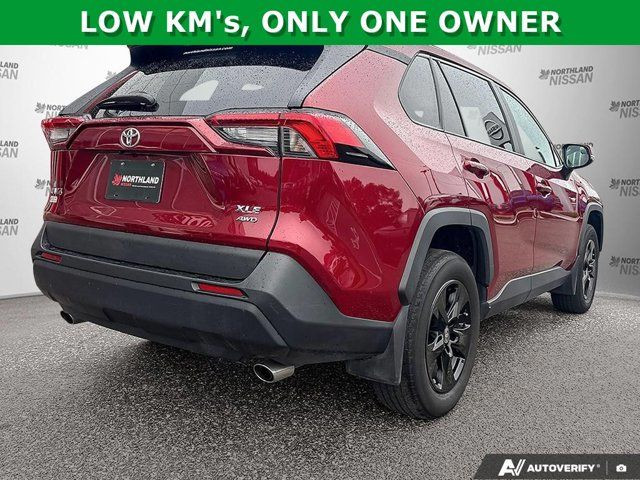 2021 Toyota RAV4 XLE | POWER MOONROOF | FRONT HEATED SEATS in Cars & Trucks in Prince George - Image 4