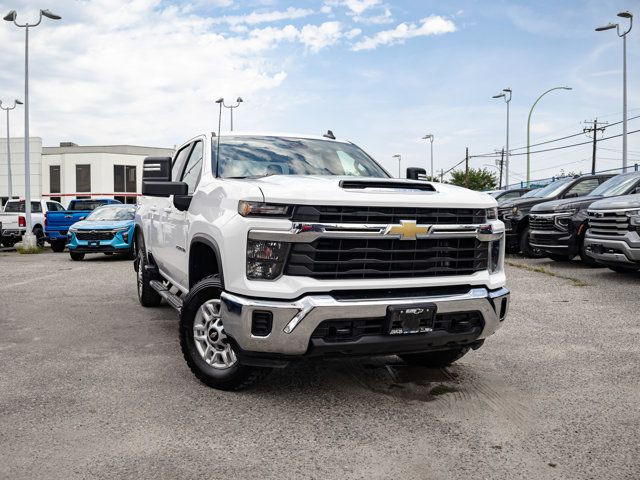 2024 Chevrolet Silverado 2500HD LT 6.6L in Cars & Trucks in Kelowna - Image 2