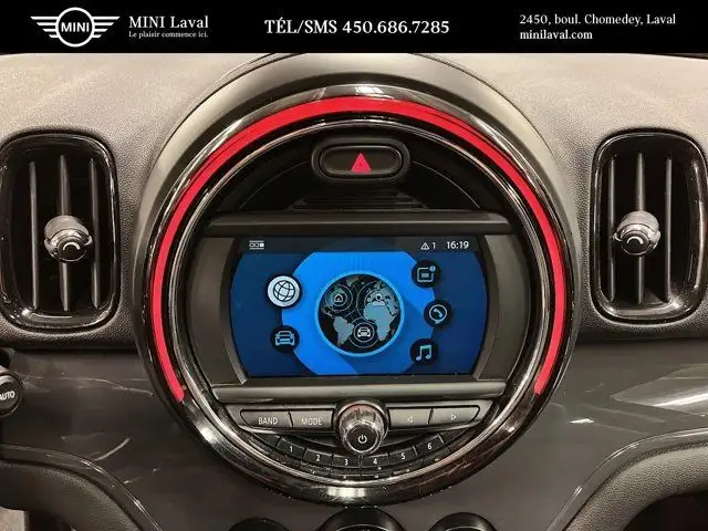 2019 MINI Countryman Cooper | Toit pano | Sièges avant in Cars & Trucks in Laval / North Shore - Image 16