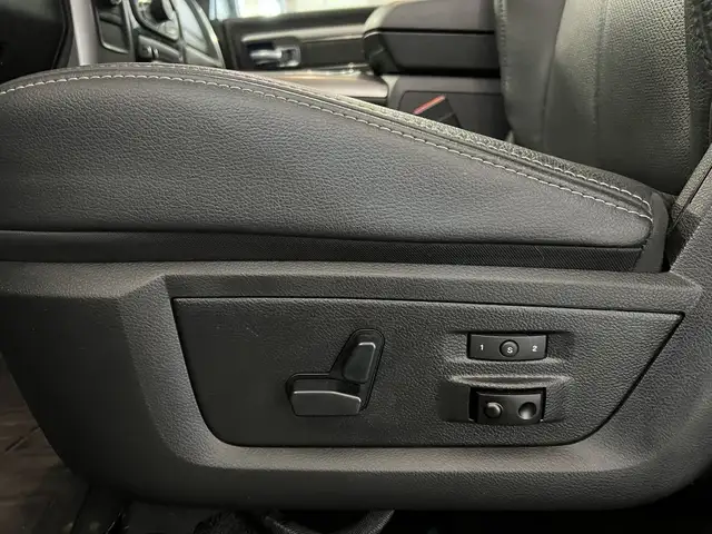 2018 Ram 2500 LARAMIE 6.7 DSL 4X4 | LIFT | FUEL RIMS | LOW KMS! dans Autos et camions dans Lloydminster - Image 18