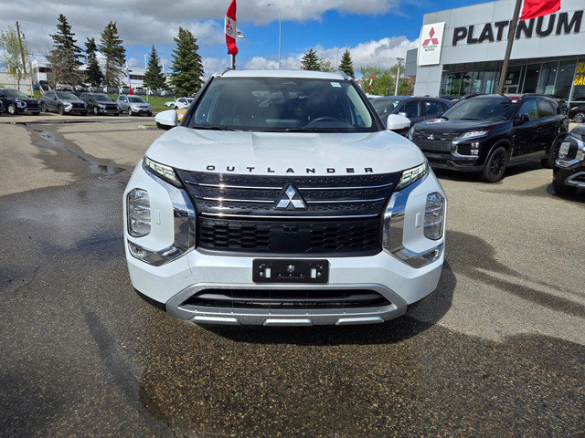 2023 Mitsubishi Outlander LE Premium Package | Low KM | Mitsu... in Cars & Trucks in Calgary - Image 2
