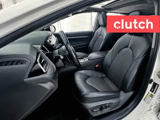 2020 Toyota Camry Hybrid SE w/ Apple CarPlay, Heated Front Seats dans Autos et camions dans Ottawa - Image 20