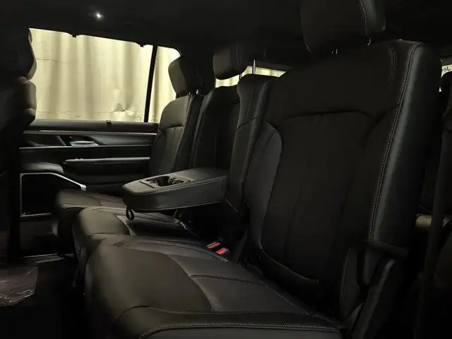 2025 Jeep Wagoneer Series III | Remote Start dans Autos et camions dans Ville d’Edmonton - Image 25