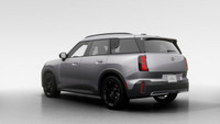Le tout nouveau *MINI Countryman Cooper SE 2025* est aussi audacieux et aventurier que vous. Que vou... (image 1)