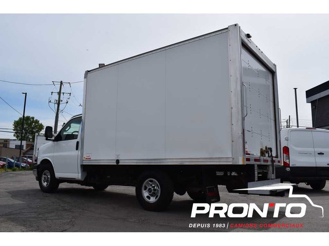 2018 GMC Savana 3500 ** Cube 12 pieds ** V6 ** Garantie 1 an Inc in Cars & Trucks in Laval / North Shore - Image 4