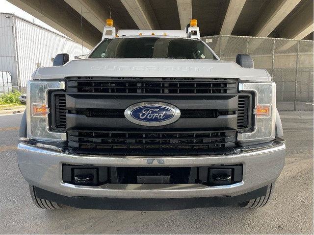2019 Ford F-550 XLT DIESEL 4WD SERVICE BODY GEN/AIR/WELDER CRANE in Cars & Trucks in Delta/Surrey/Langley - Image 2