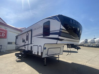 Double Bunk Fifth Wheel with Outside Kitchen