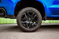 This 2022 Chevrolet Silverado 1500 is for sale today. This Crew Cab 4X4 pickup has 90,342 kms. It's... (image 6)
