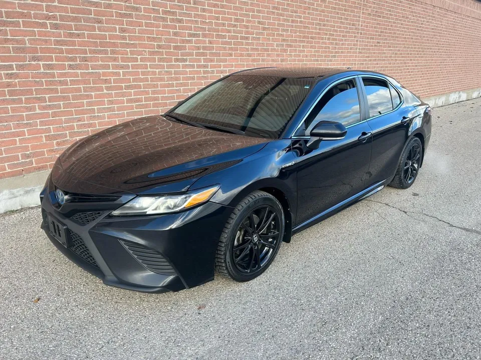 2018 Toyota Camry SE Auto