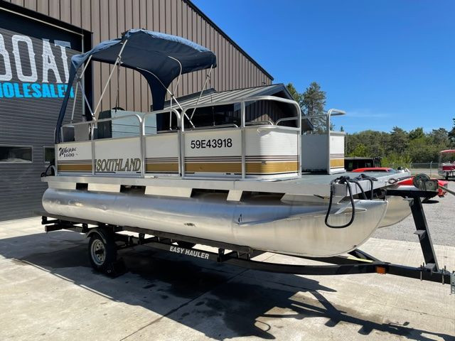 2003 16'X6'  SOUTHLAND MINI PONTOON 4-STROKE in Powerboats & Motorboats in Peterborough - Image 2