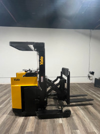 Yale Reach Forklift with 3000lbs capacity charger Included