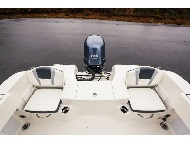 2024 Robalo R180 in Powerboats & Motorboats in Québec City - Image 34
