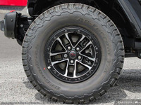 This Jeep Wrangler has a durable Regular Unleaded V-6 3.6 L/220 engine powering this Automatic trans... (image 8)