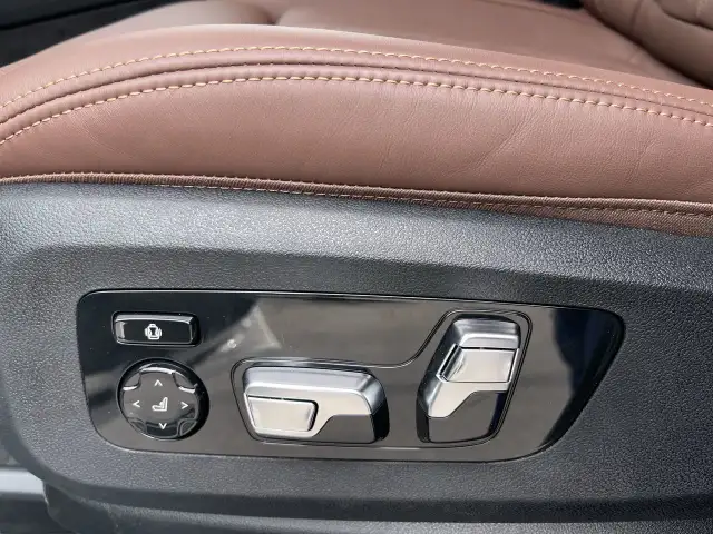 2025 BMW X5 M60i xDrive-Enhanced Pkg Driver Assistance, M Sport  in Cars & Trucks in Regina - Image 21