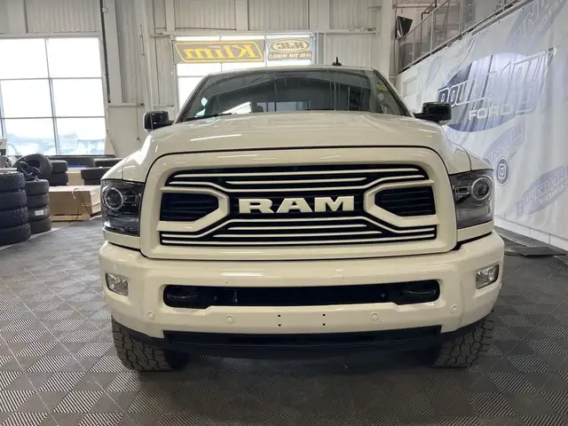 2018 Ram 2500 LARAMIE 6.7 DSL 4X4 | LIFT | FUEL RIMS | LOW KMS! dans Autos et camions dans Lloydminster - Image 5