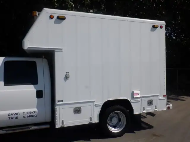 2012 ford F-550 Cube Van Crew Cab Dually 4WD in Heavy Trucks in Richmond - Image 14