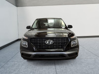 ??A VENDRE CHEZ DESMEULES CHRYSLER HYUNDAI VENUE ESSENTIAL 2021 COMPACT, ECONOMIQUE ET PARFAIT POUR... (image 1)